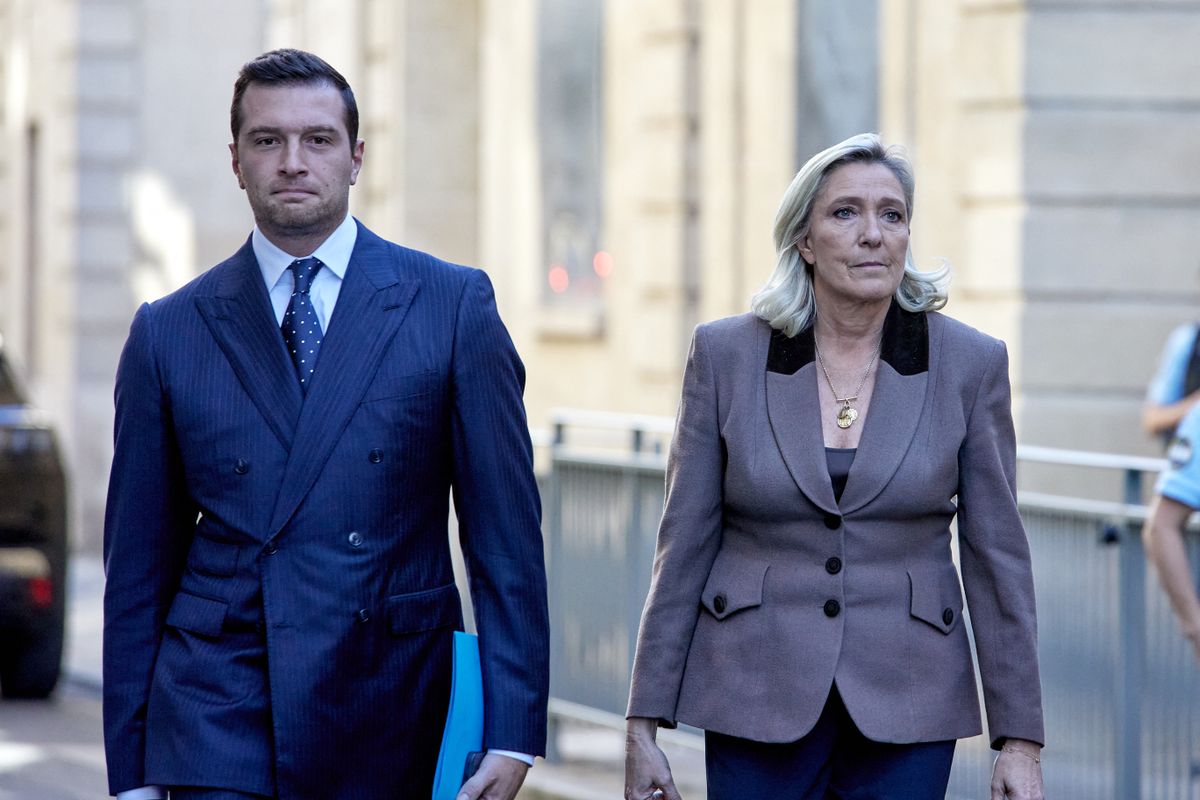 Jordan Bardella és Marine Le Pen – a Nemzeti Tömörülés tör előre