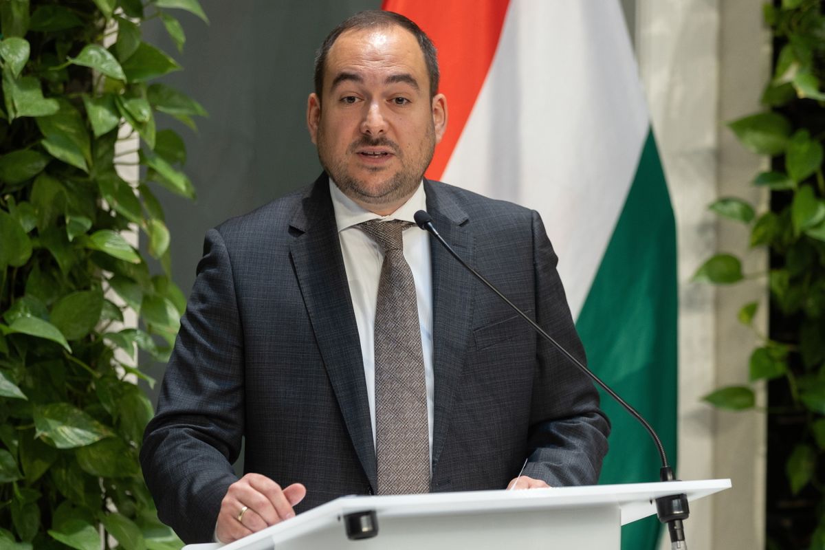 Budapest, 2025. szeptember 1.
Hegyi Zsolt, a MÁV Zrt.vezérigazgatója a Közlekedési infó sajtótájékoztatón az Építési és Közlekedési Minisztériumban 2025.szeptember 1-jén.
MTI/Kocsis Zoltán