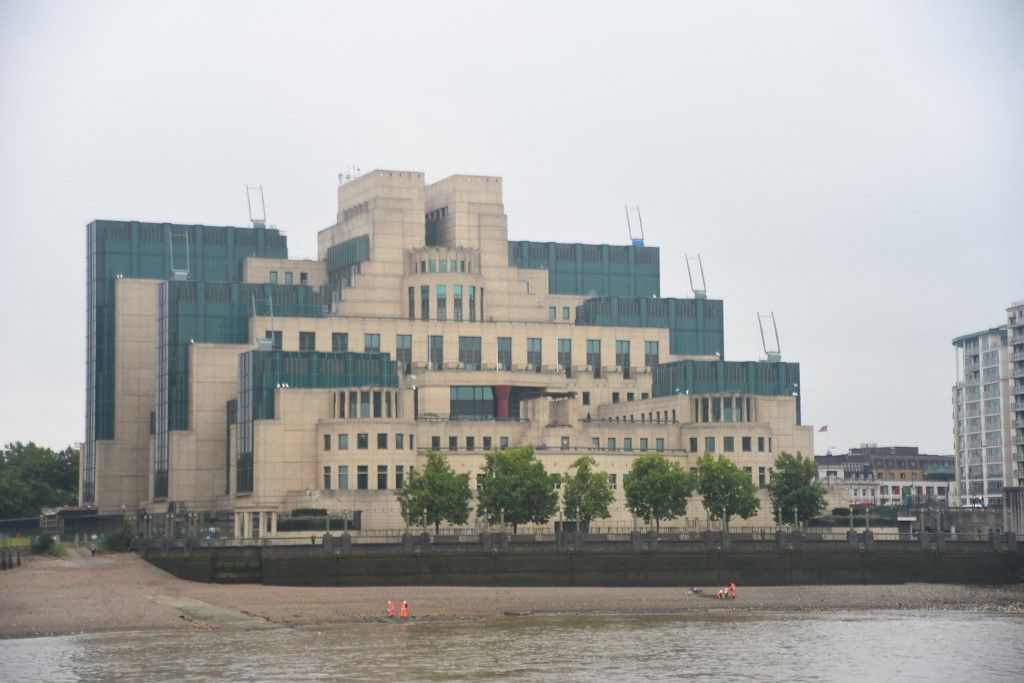 The Secret Intelligence Service, also known as MI6 headquarters building is pictured in London o August 23, 2017. The Secret Intelligence Service (SIS), commonly known as MI6 (Military Intelligence, Section 6), is the foreign intelligence agency of the Government of the United Kingdom. The SIS Chief is held accountable to the Foreign Secretary. (Photo by Alberto Pezzali/NurPhoto) (Photo by Alberto Pezzali / NurPhoto via AFP)