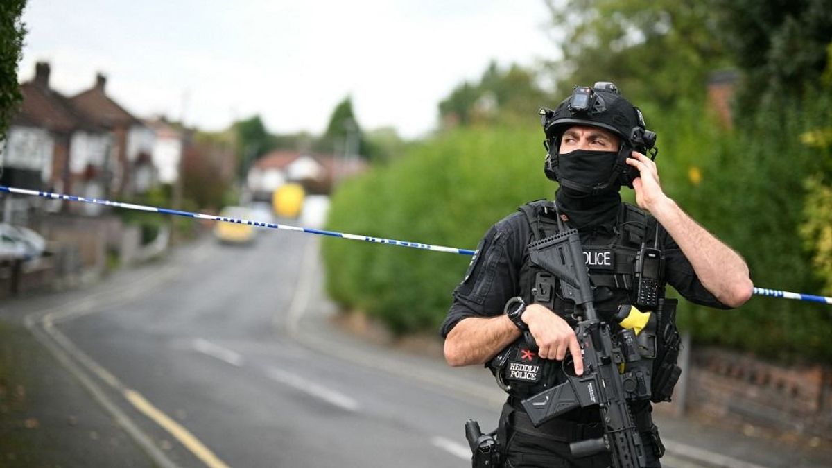 Tömegverekedés és káosz halloween éjjelén Manchesterben – migránsok és transzneműek csaptak össze + videó