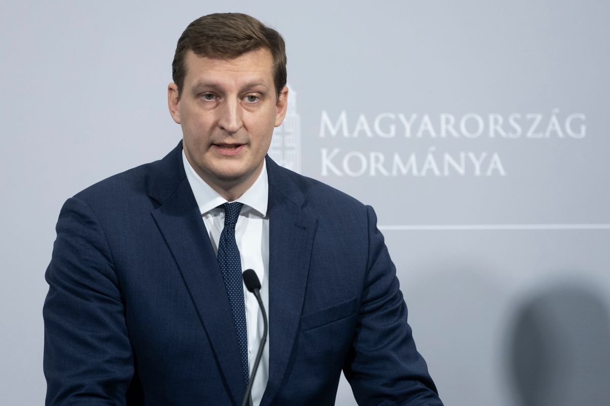 Budapest, 2025. november 25.
Panyi Miklós, a Miniszterelnökség parlamenti és stratégiai államtitkára az Otthon Start Program eddigi eredményeiről és az új lakásfejlesztésekről tartott sajtótájékoztatón a Miniszterelnökség konferenciatermében 2025. november 25-én.
MTI/Kocsis Zoltán