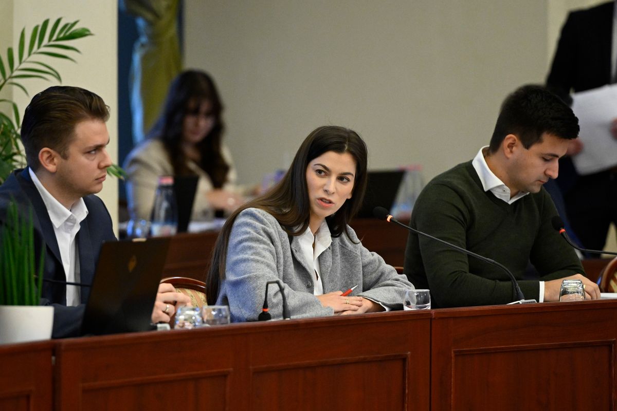 Budapest, 2025. november 26.
Szentkirályi Alexandra, a Fidesz-KDNP frakcióvezetője felszólal a Fővárosi Közgyűlés ülésén a Városháza dísztermében 2025. november 26-án.
MTI/Bodnár Boglárka