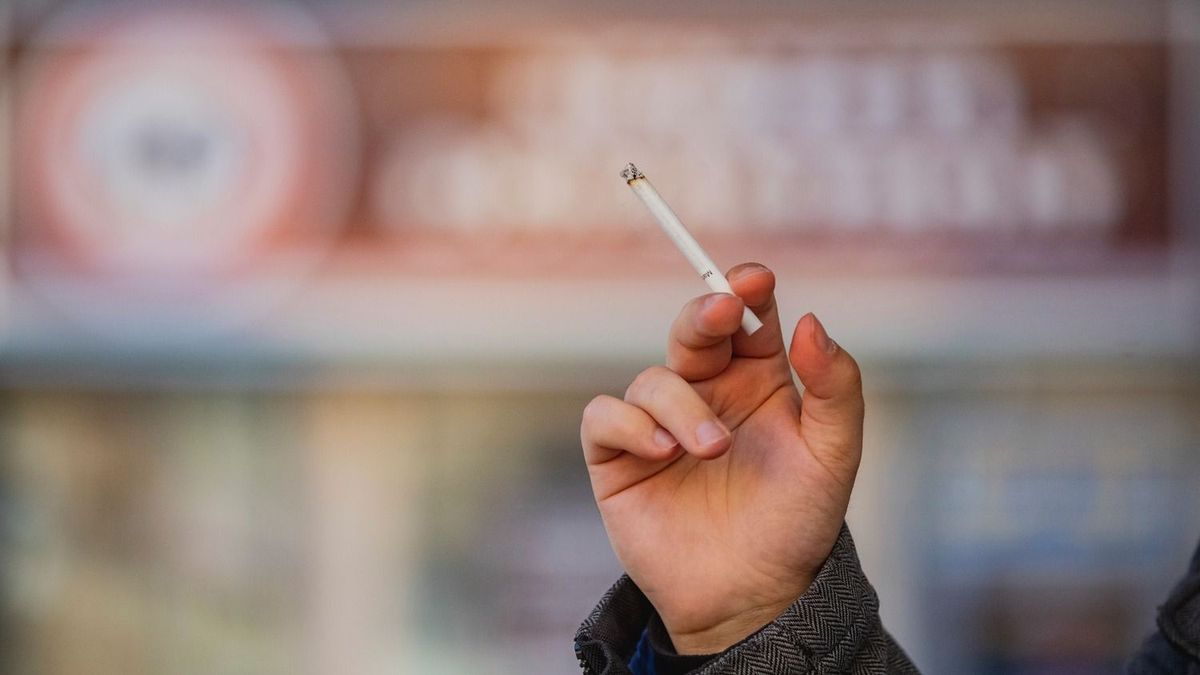 Már az utcán sem lehet akárhol dohányozni Balatonfüreden