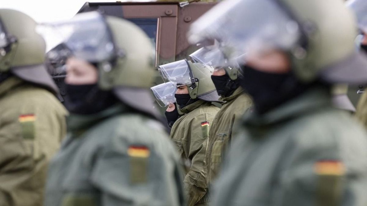 Németország nem tágít, már jövő héten dönthetnek a sorkötelezettségről