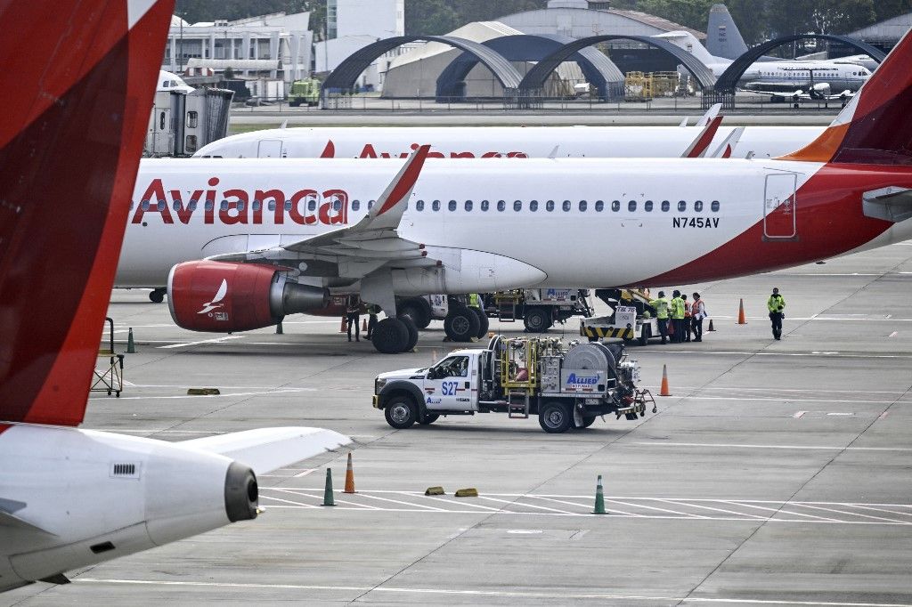Többek között a kolumbiai Avianca légitársaság is törölte járatait
