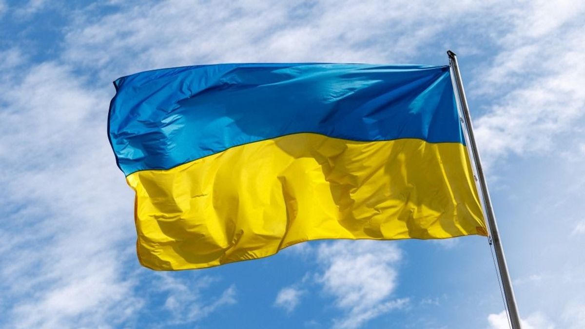 A cseh parlament elnöke levetette az ukrán zászlót a parlamentről