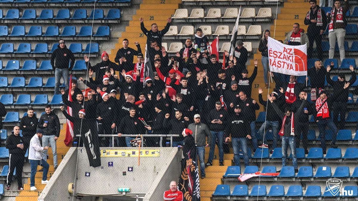 KIborultak a DVTK szurkolói, a pokolba kívánják az edzőt és Kovács Zoltánt is