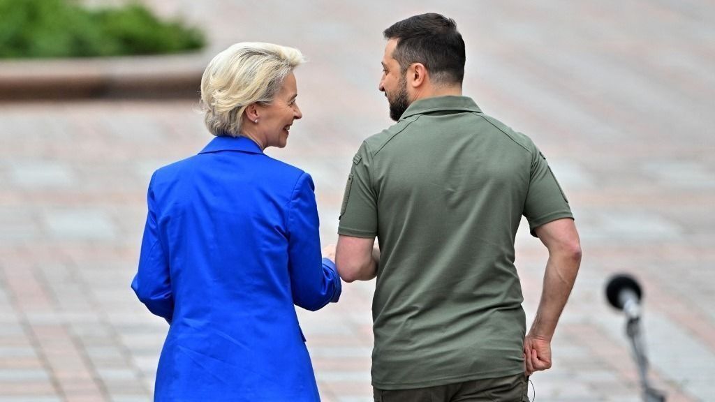 Súlyos korrupciós vádak rázzák meg Zelenszkij elnök belső körét