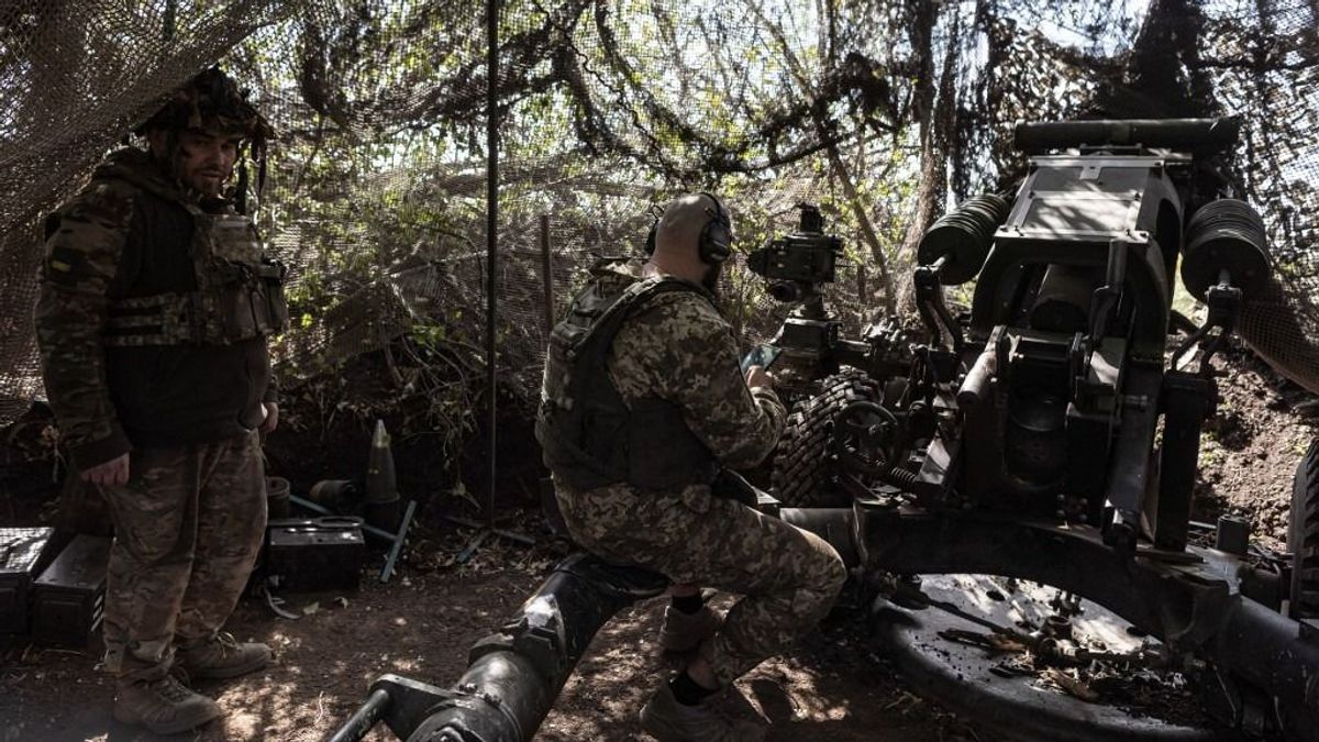 Döbbenetes videón egy tűzharc az orosz–ukrán háborúban