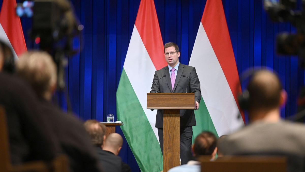 Budapest, 2025. november 27.
Gulyás Gergely, a Miniszterelnökséget vezető miniszter a Kormányinfó sajtótájékoztatón a Karmelita kolostorban 2025. november 27-én.
MTI/Balogh Zoltán