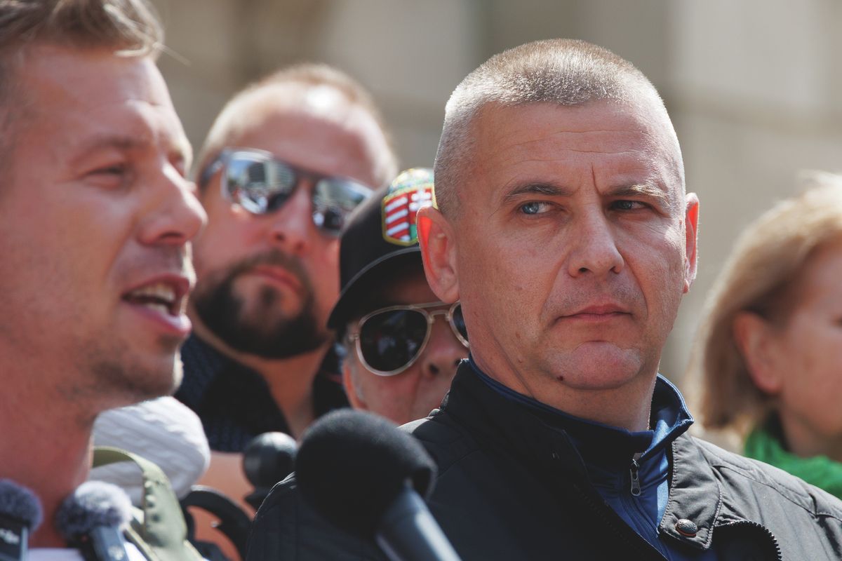 20250514 Budapest
Magyar Péter, a Tisza Párt elnöke az Egymillió lépés a békéért és a nemzeti összefogásért elnevezésű országjáráson. A menet során mintegy 300 kilométert tesznek meg, és a tervek szerint jövő vasárnap érkeznek Nagyváradra, ami az országjárás célállomása lesz.
fotó: Hatlaczki Balázs (HB)
MW
képen: Ruszin-Szendi Romulusz volt honvéd vezérkari főnök és a Tisza mostani szakpolitikusa