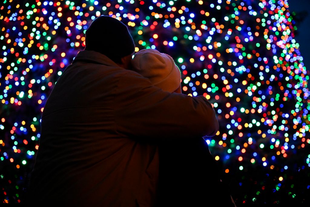 Advent - Felkapcsolták a fényfüzért az ország karácsonyfáján