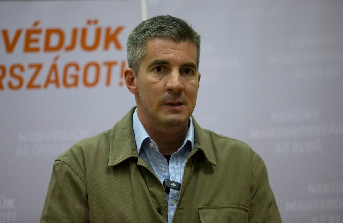 Kecskemét, 2025. november 4.
Kocsis Máté, a Fidesz parlamenti frakcióvezetője sajtótájékoztatót tart a Fidesz és a KDNP országjárása keretében tartott kecskeméti lakossági fórum előtt 2025. május 12-én.
MTI/Bús Csaba