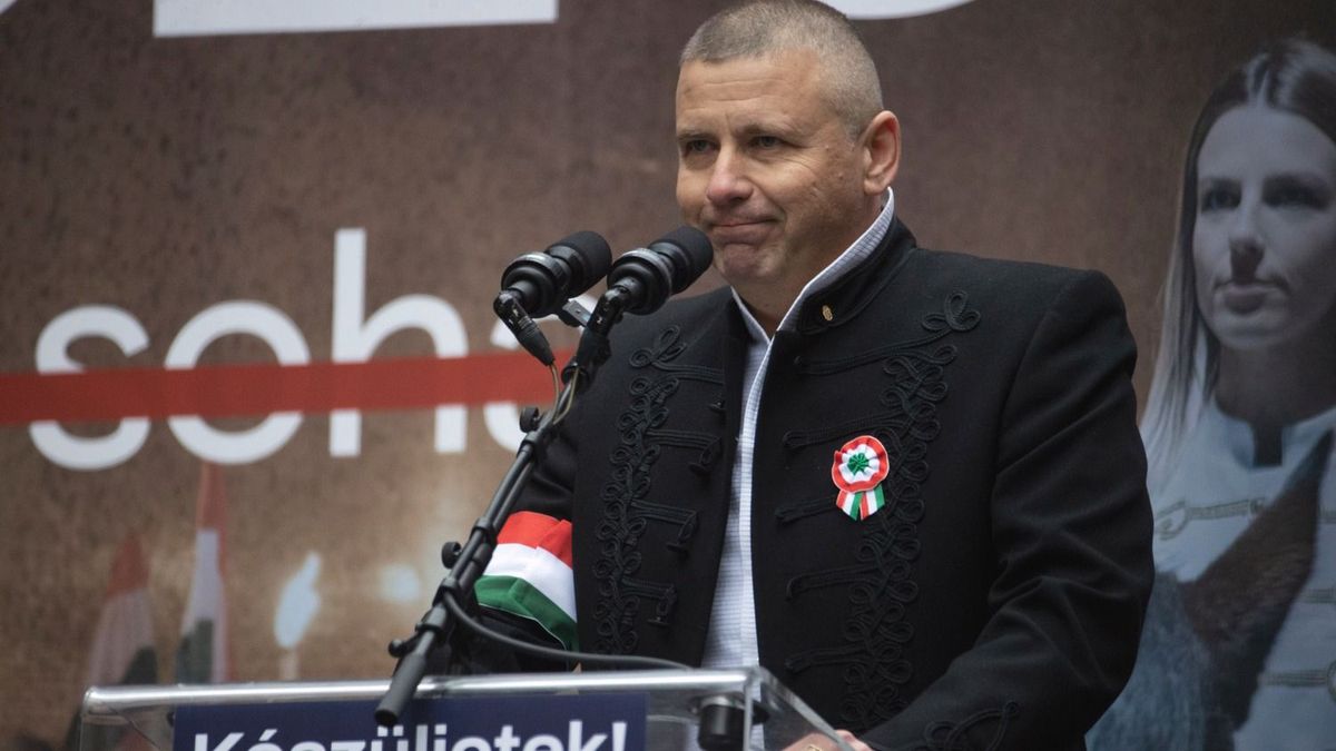 Tömegek tiltakoztak a tiszás tervek és a sorkatonaság visszavezetése ellen