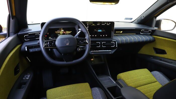 Renault 5 E-Tech és BYD Dolphin Surf összehasonlító teszt