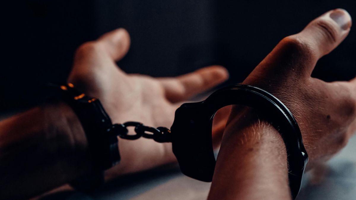 Feldobhatta a díler a szállítóját, lecsaptak a rendőrök