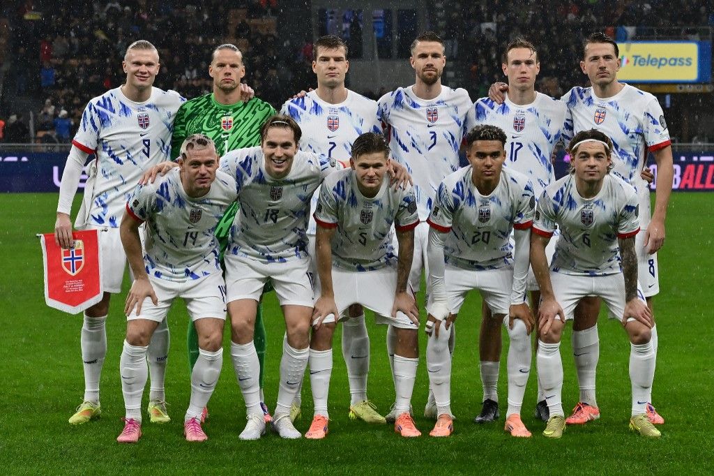 Norway players pose for a team photo during the FIFA 2026 World Cup Qualifying Round Matchday 10 between Italy and Norway at San Siro Stadium in Milan, Italy, on November 16, 2025. (Photo by Domenico Cippitelli/NurPhoto) (Photo by Domenico Cippitelli / NurPhoto via AFP)