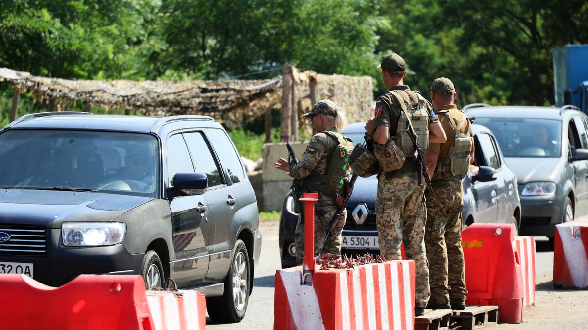Menekülnek a hadkötelesek Ukrajnából – újabb letartóztatásokról adtak hírt