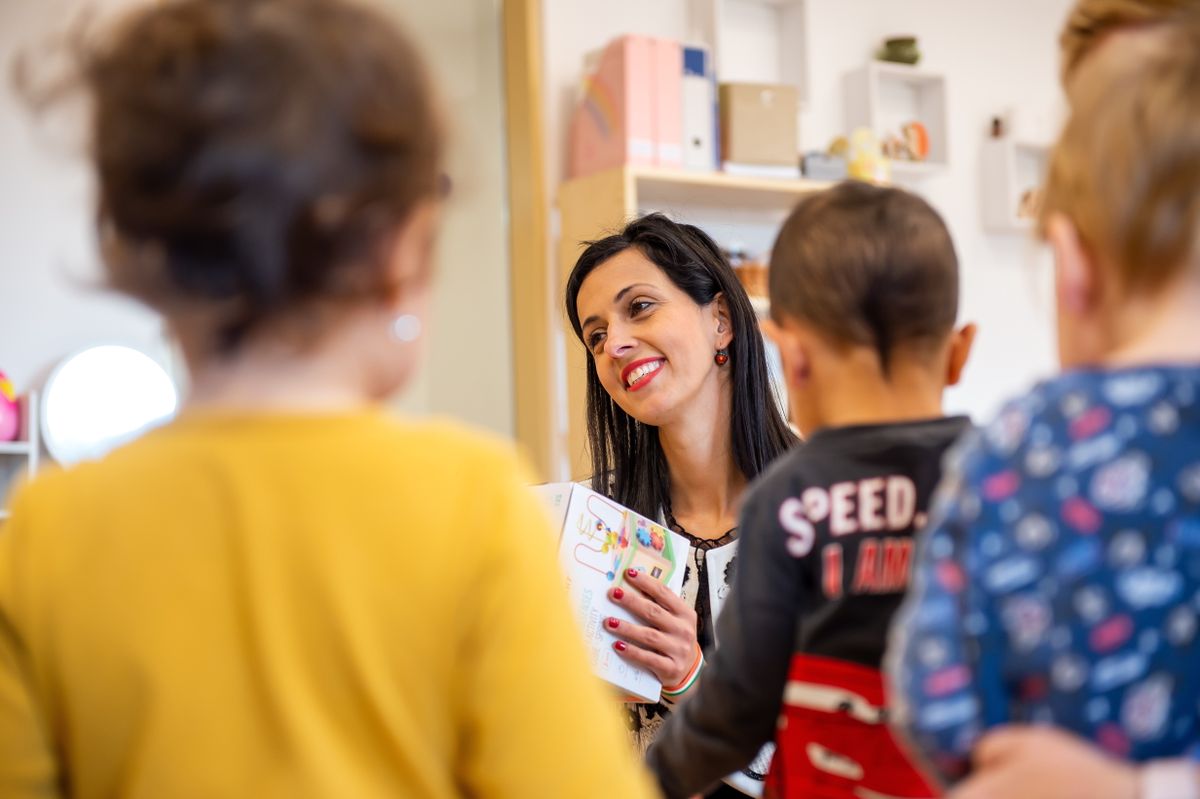 Hidas, 2025. november 7.
Koncz Zsófia, a Kulturális és Innovációs Minisztérium családokért felelős államtitkára az új bölcsődeépület átadásán a baranyai Hidason 2025. november 7-én. Az épület a Hidas Szivárvány Óvoda és Bölcsőde fejlesztése keretében valósult meg.
MTI/Kacsúr Tamás