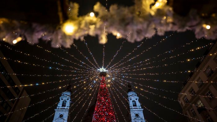 Megnyílt Budapest ikonikus karácsonyi vására