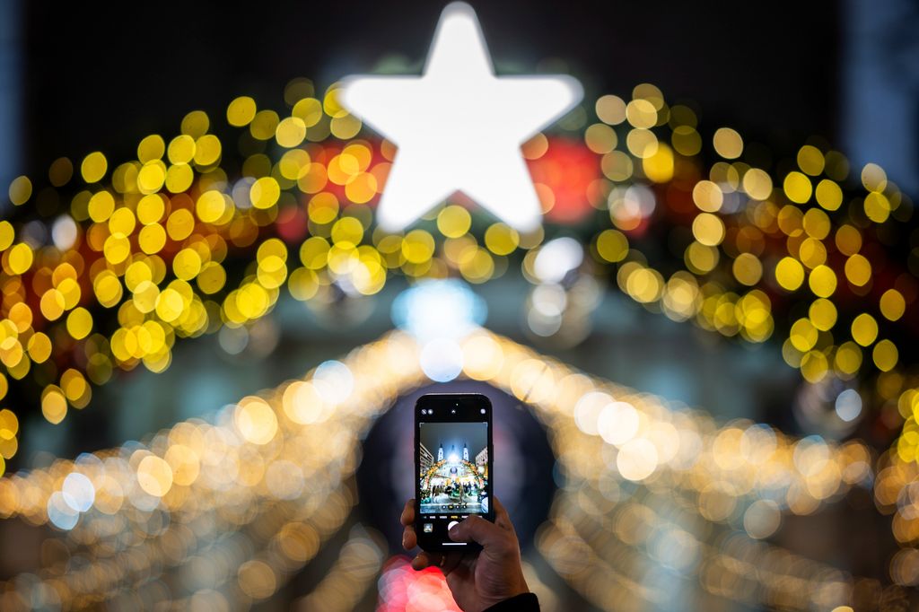 Megnyílt Budapest ikonikus karácsonyi vására