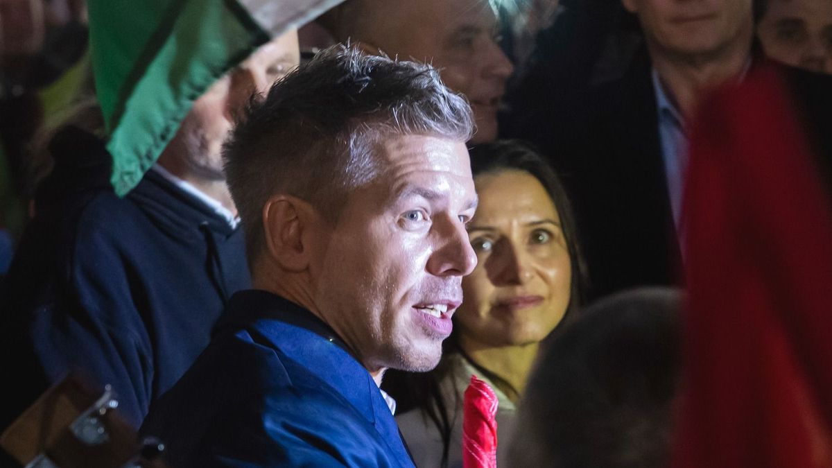 Magyar Péter mindenkit háttérbe szorít, csak magával törődik (Fotó: Máté Krisztián)