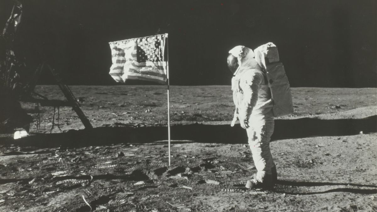 Kardashian: „Soha nem jártak amerikaiak a Holdon”