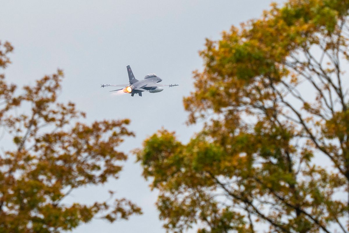 Románia ukrán pilótákat fog kiképezni a gépek segítségével 