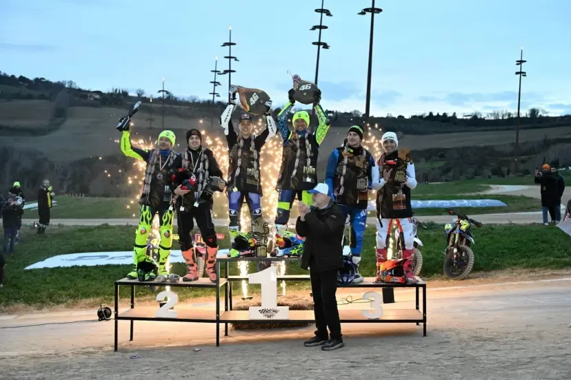 Életében először indult a Bajnokok Tornáján, de azonnal legyőzte a motorsport legendáját, Valentino Rossit