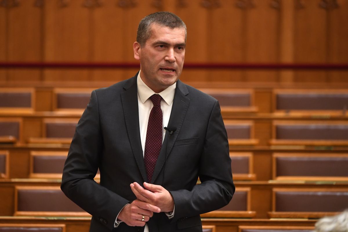 Budapest, 2025. május 21.
Dukai Miklós, a Közigazgatási és Területfejlesztési Minisztérium önkormányzati államtitkára felszólal a Magyarország 2026. évi költségvetéséről szóló törvényjavaslat általános vitájában az Országgyűlés plenáris ülésén 2025. május 21-én.
MTI/Kovács Attila