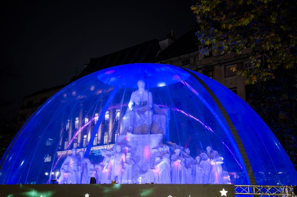Megnyílt Budapest ikonikus karácsonyi vására