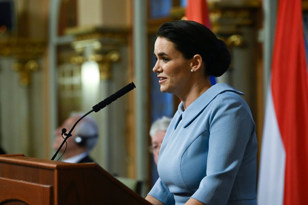 Budapest, 2024. február 6.
Novák Katalin köztársasági elnök beszédet mond a Vahagn Hacsaturján örmény köztársasági elnökkel tett látogatásukon a Pázmány Péter Katolikus Egyetemen, Budapesten 2024. február 6-án.
MTI/Koszticsák Szilárd