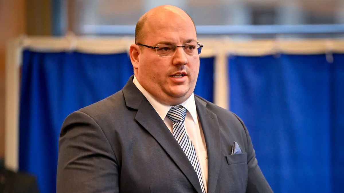 Nagy Pétert a sportág szeretete viszi előre mind elnökként, mind súlyemelőként