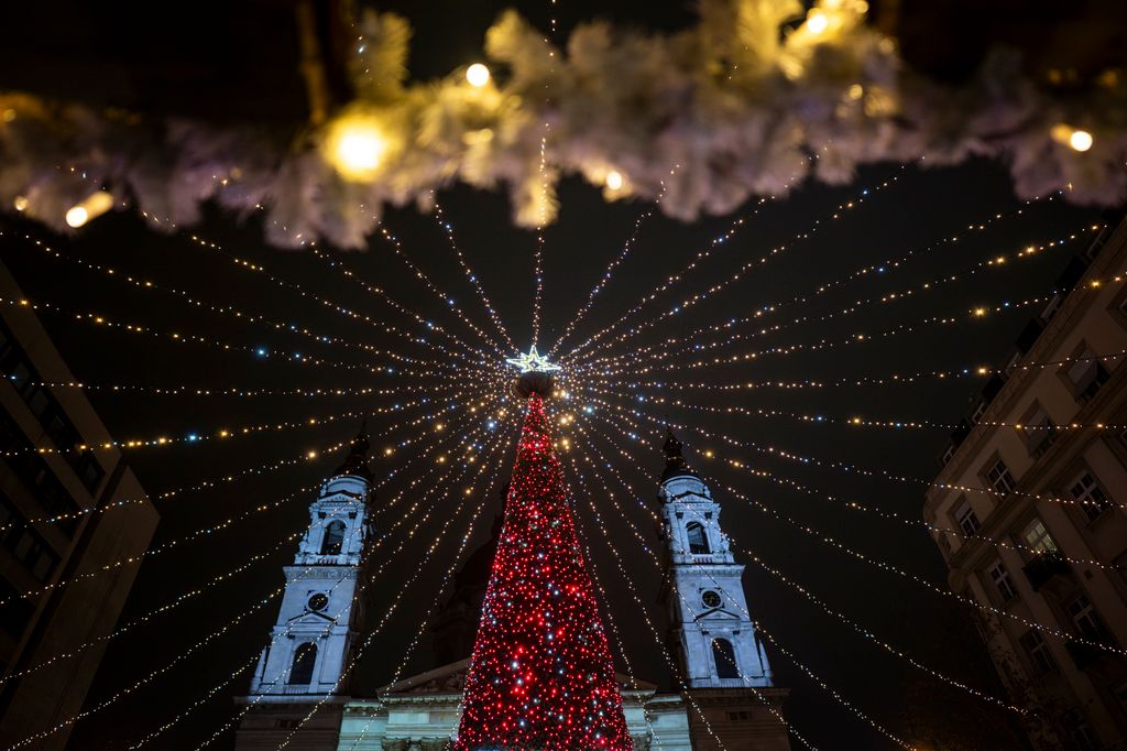 Megnyílt Budapest ikonikus karácsonyi vására