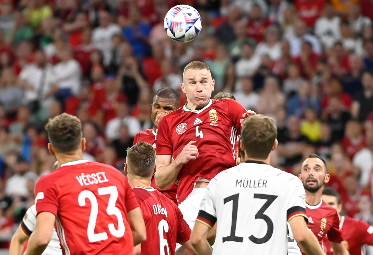 A magyar válogatottnak eddig egy meccset vezetett, akkor 1-1-es döntetlent játszott a csapat a németekkel
