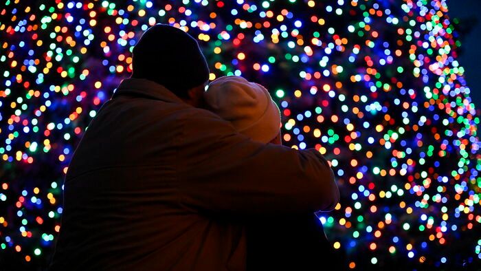 Advent - Felkapcsolták a fényfüzért az ország karácsonyfáján