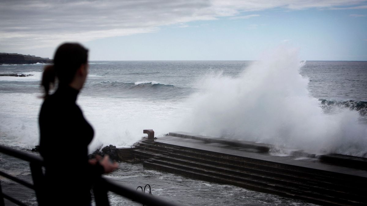 Tragédia Tenerifén: óriáshullámok ragadták el az embereket