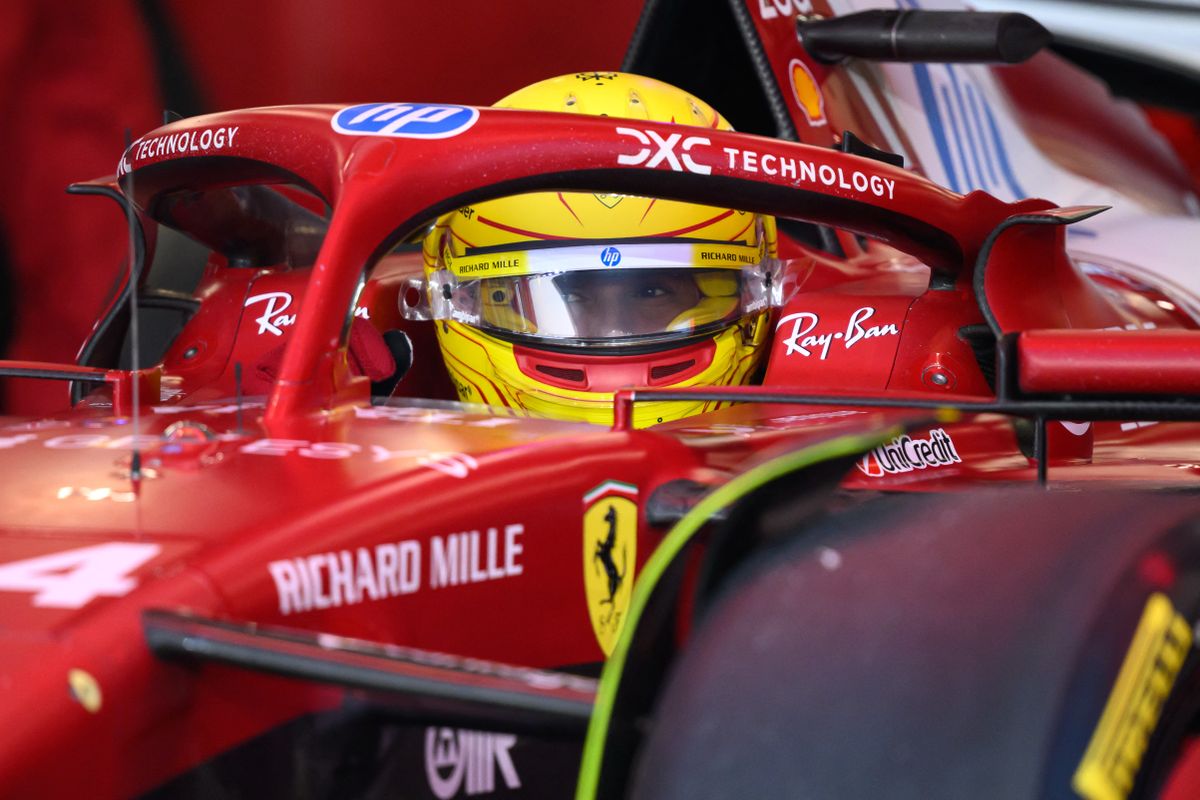 Lewis Hamilton újra csődöt mondott a Ferrarival