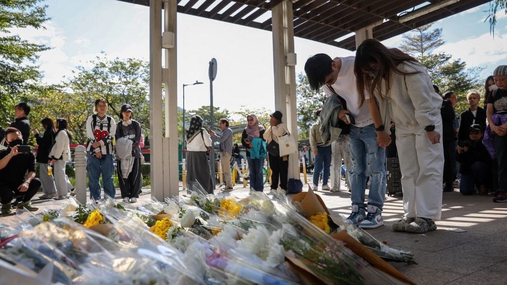 Megkezdődött a szombattól meghirdetett háromnapos gyász Hongkongban