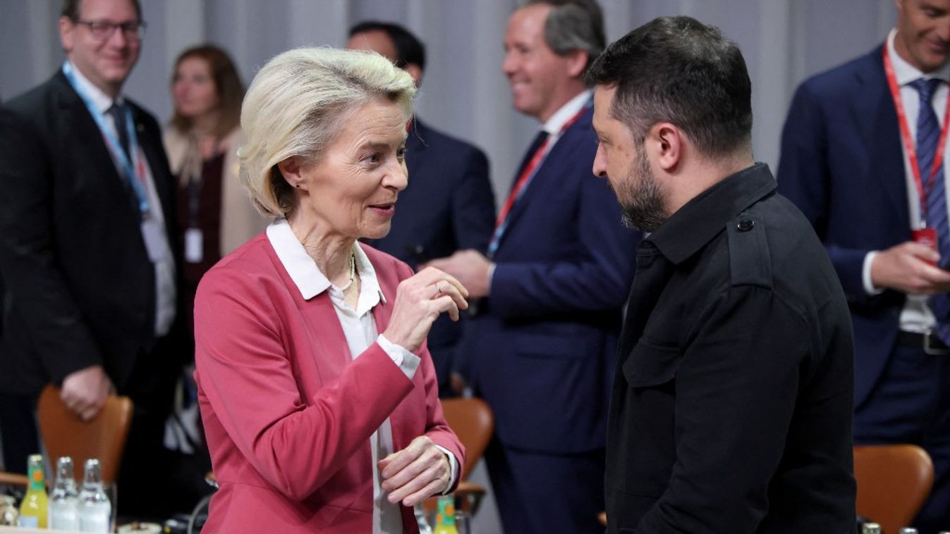 Ursula von der Leyen és Volodimir Zelenszkij (Fotó: AFP)