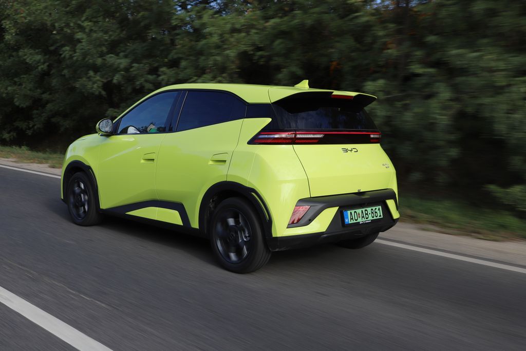 Renault 5 E-Tech és BYD Dolphin Surf összehasonlító teszt