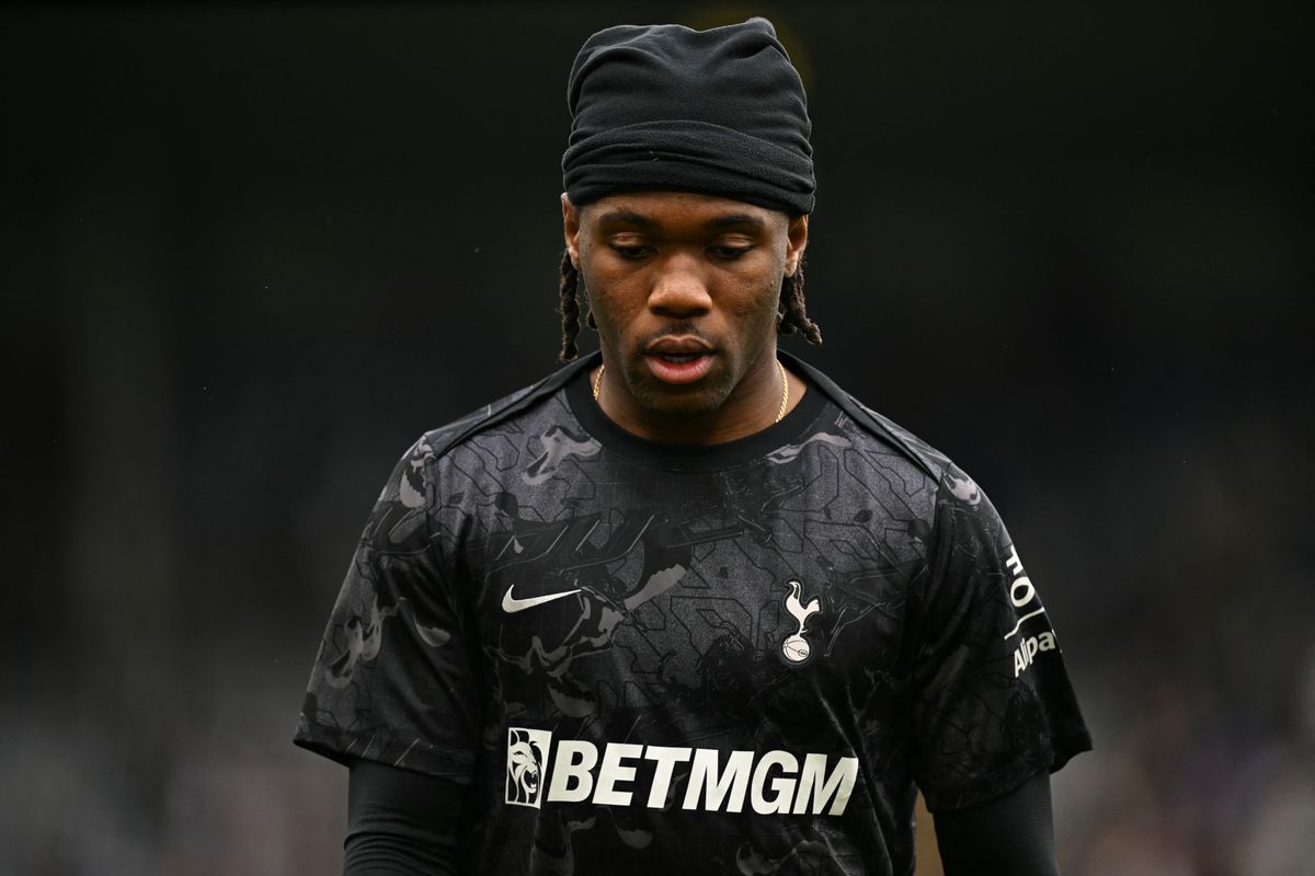 A hírek szerint a Tottenham olasz játékosa, Destiny Udogie nem az egyetlen futballista, akit fegyverrel fenyegetett meg a sértődött játékosügynök