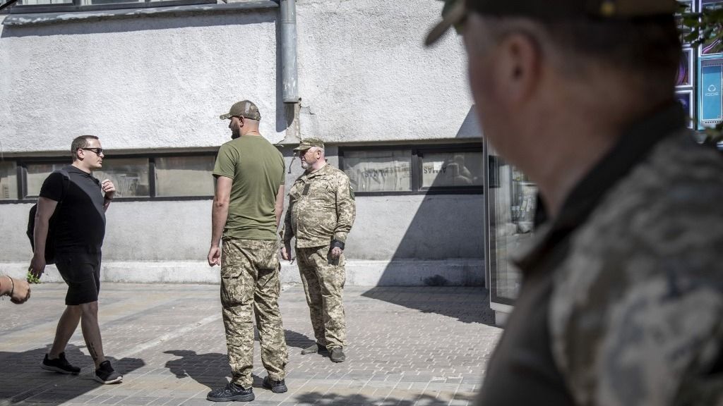 Ukrajnában továbbra sem szűnik a civilek elleni erőszak, és a kényszersorozások sem hagytak alább