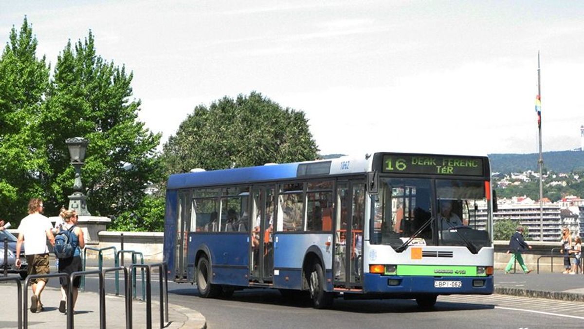 Négynapos turnéval búcsúznak az Ikarus 412-es buszok a fővárostól