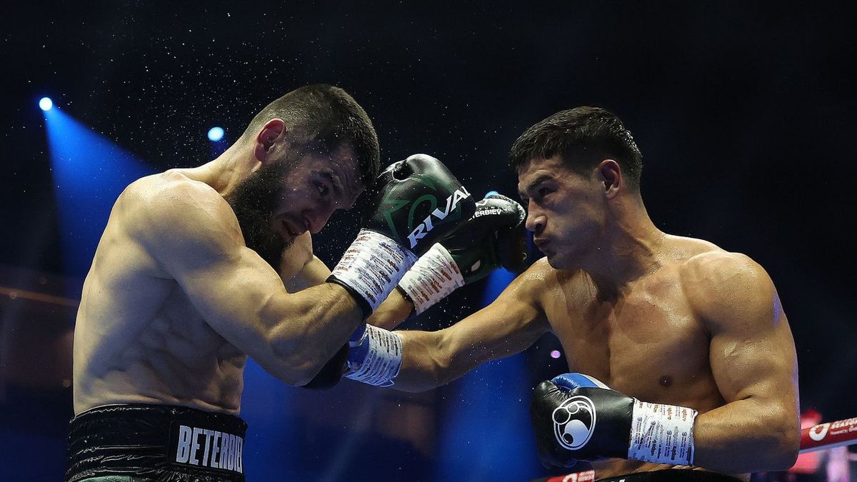 Fantasztikus meccsen vágott vissza Bivol (jobbra) Beterbievnek 