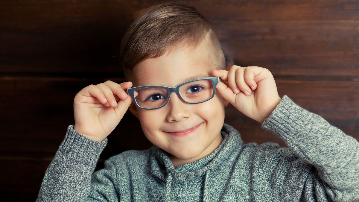 Több mint 36 millió forint a rászoruló gyermekek szemüvegére