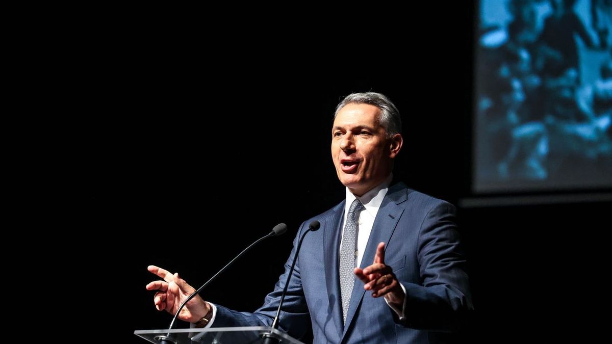 Lázár János: Minden magyarnak joga van a minőségi közlekedéshez