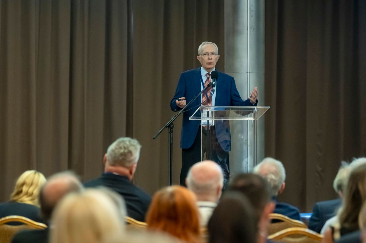 Eger, 2023. szeptember 21.
Bod Péter Ákos közgazdász, a Magyar Közgazdasági Társaság alelnöke beszédet mond a 61. Közgazdász-vándorgyűlés nyitónapján, a gazdaságpolitikai kerekasztal-beszélgetésen Egerben 2023. szeptember 21-én.
MTI/Komka Péter