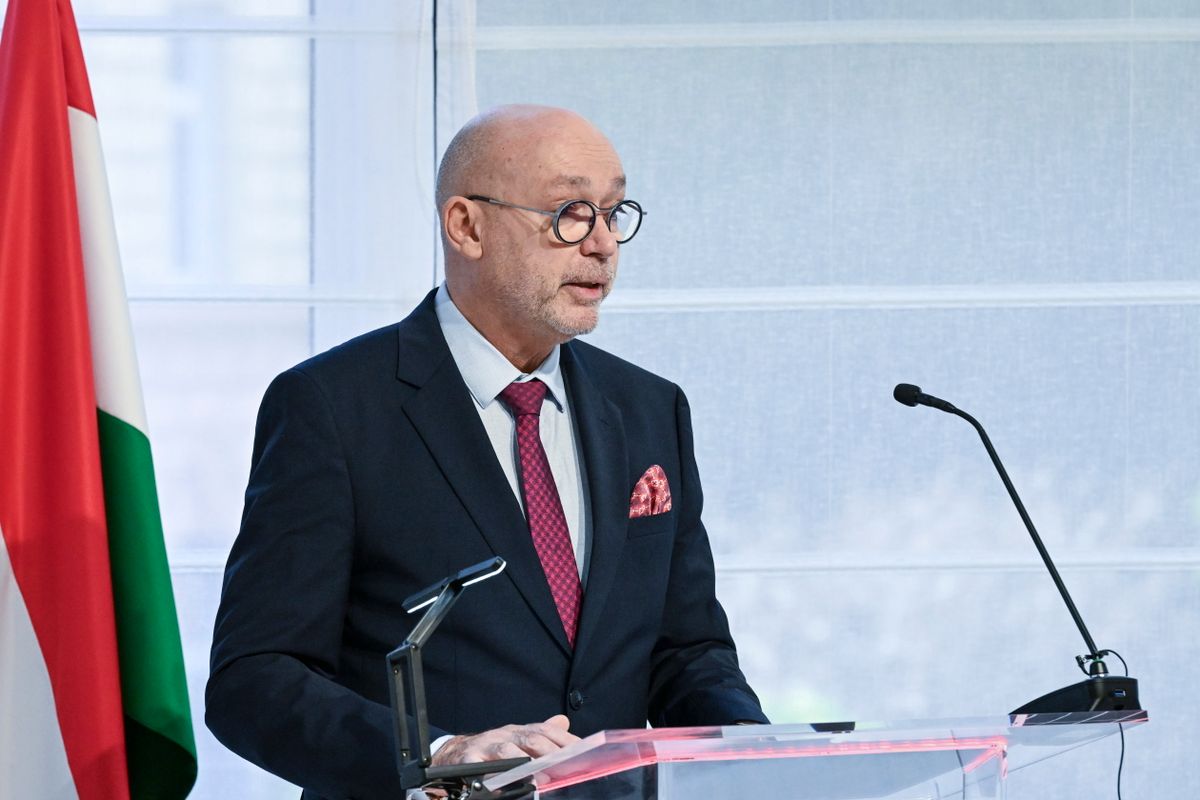 Budapest, 2025. szeptember 17.
Péterfalvi Attila, a Nemzeti Adatvédelmi és Információszabadság Hatóság elnöke köszöntőt mond a magyarországi információs jogok intézményrendszere fennállásának 30. évfordulója alkalmából alkalmából a hatóság épületében tartott nemzetközi konferencián 2025. szeptember 17-én.
MTI/Máthé Zoltán