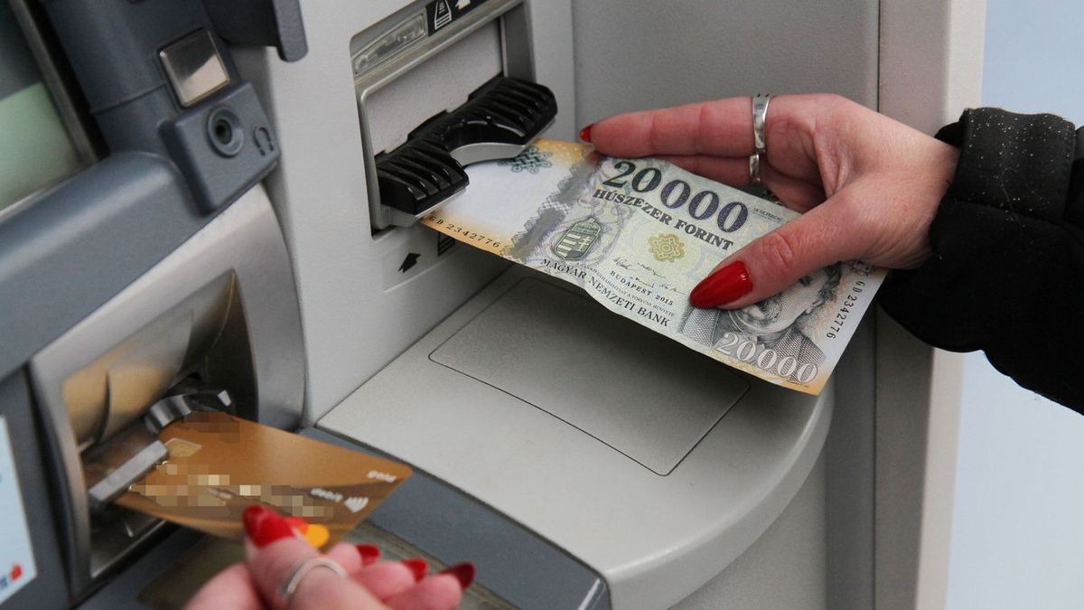 Jelentősen bővült a bankautomata-hálózat. / Fotó: Ádám János